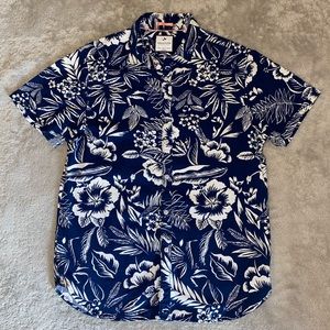 Men’s Hawaiian button-up